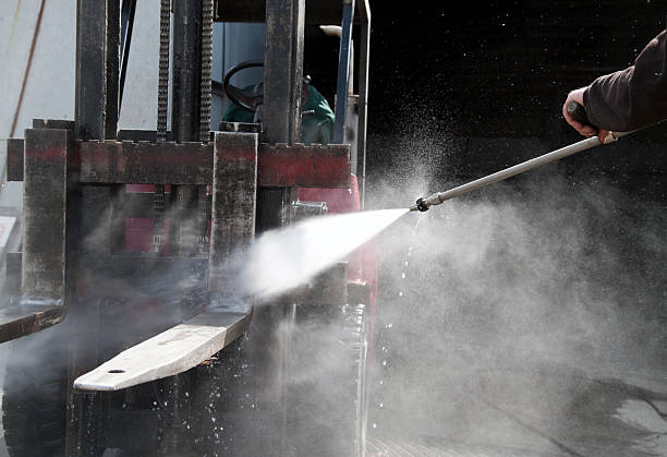 Why Choose Our Certified Pressure Washing Experts for Your Project Needs in Havana, FL?
